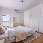 Stunning - Seaview Penthouse 3-bed + Parking * סליאמה