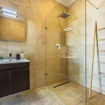 Stunning - Seaview Penthouse 3-bed + Parking * סליאמה