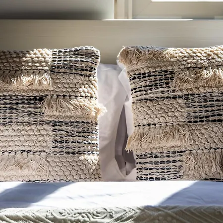 Stunning - Seaview Penthouse 3-bed + Parking Daire