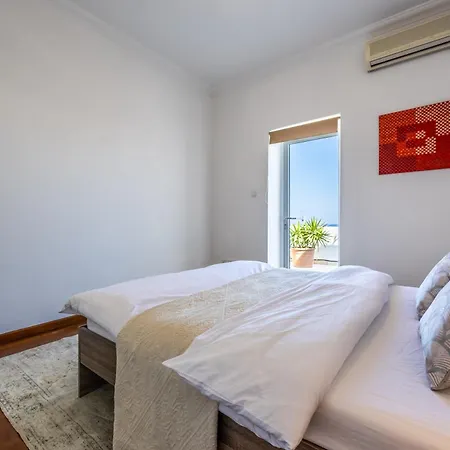 Apartmán Stunning - Seaview Penthouse 3-bed + Parking