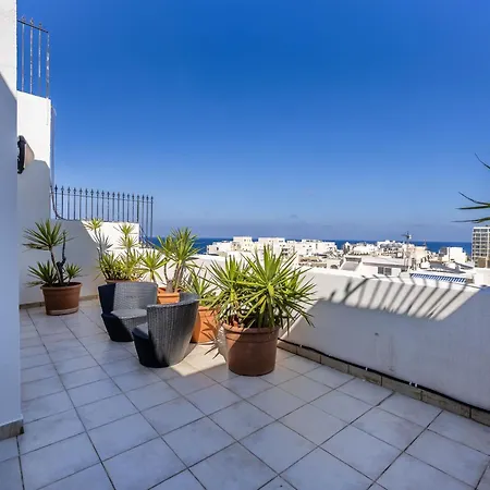 Lägenhet Stunning - Seaview Penthouse 3-bed + Parking