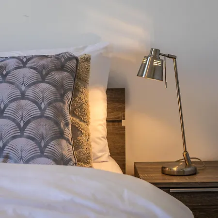 Stunning - Seaview Penthouse 3-bed + Parking *